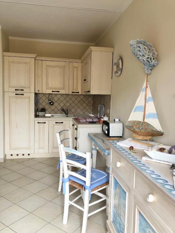 The Home Palau Bagian luar foto